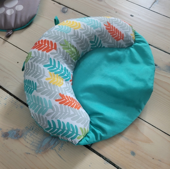 Baby activity mat with plush and Tummy Time pillow - Picture 3 of 3